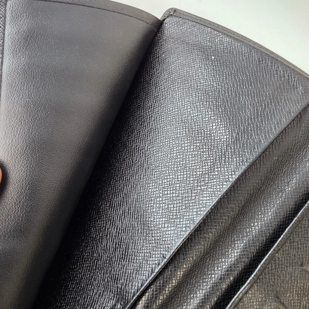 Louis Vuitton Brazza Taiga Wallet long Bifold Leather Black Slim